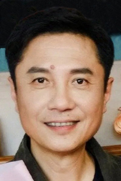 Zhang Ye Shi as Huang Ye Dao [Assisted Geng Shao Nan] in The Bride with White Hair