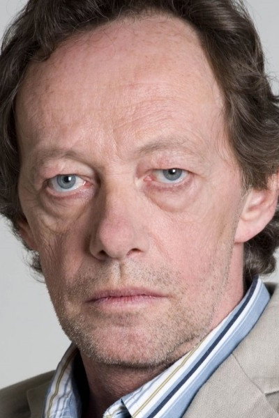 Erwin Leder as Ernas Vater in Der Atem des Himmels