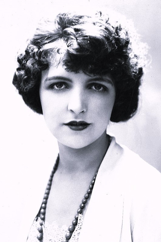 Barbara Worth as June Curtis in Racing Luck