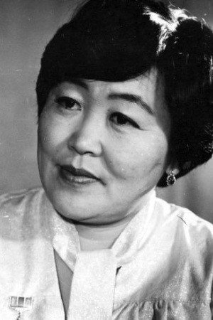 Lhamkhuu Jagdamba as Tseren in Rejected Girl