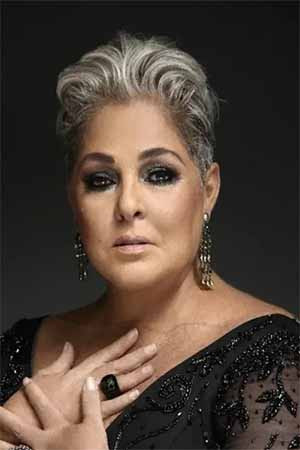 Lupita D'Alessio as Herself - Narrator in Hoy Voy a Cambiar