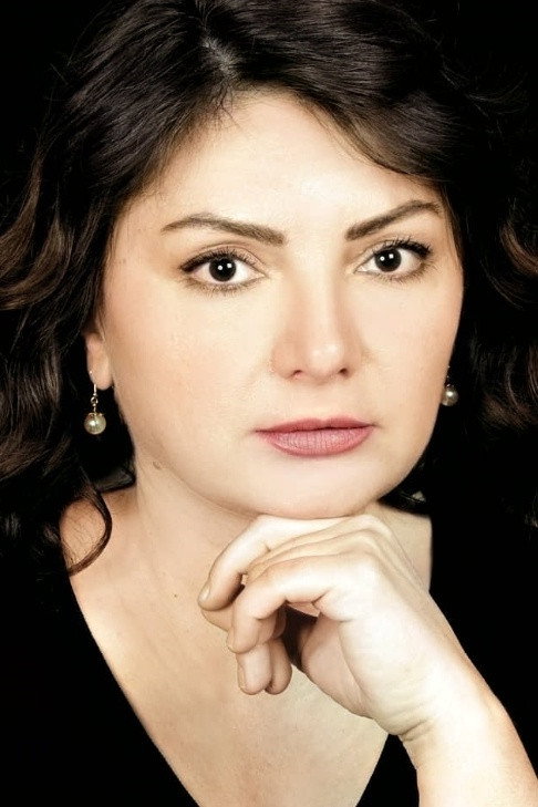 Arife Gemlik as Şeref in Kuzenlerim