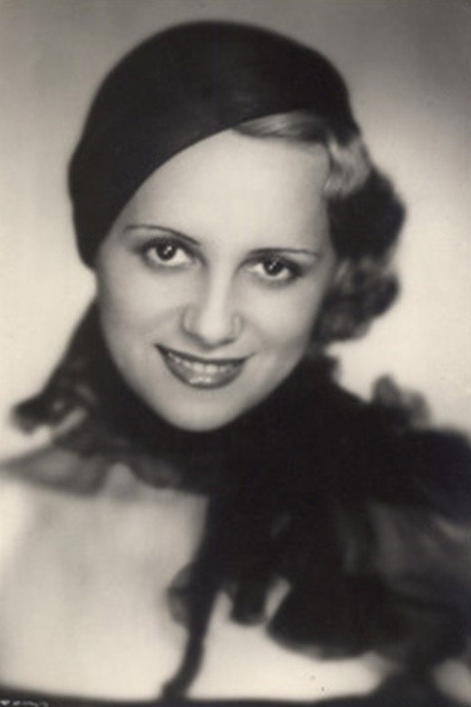 Karolina Lubieńska as Fioretta in Pałac na kółkach