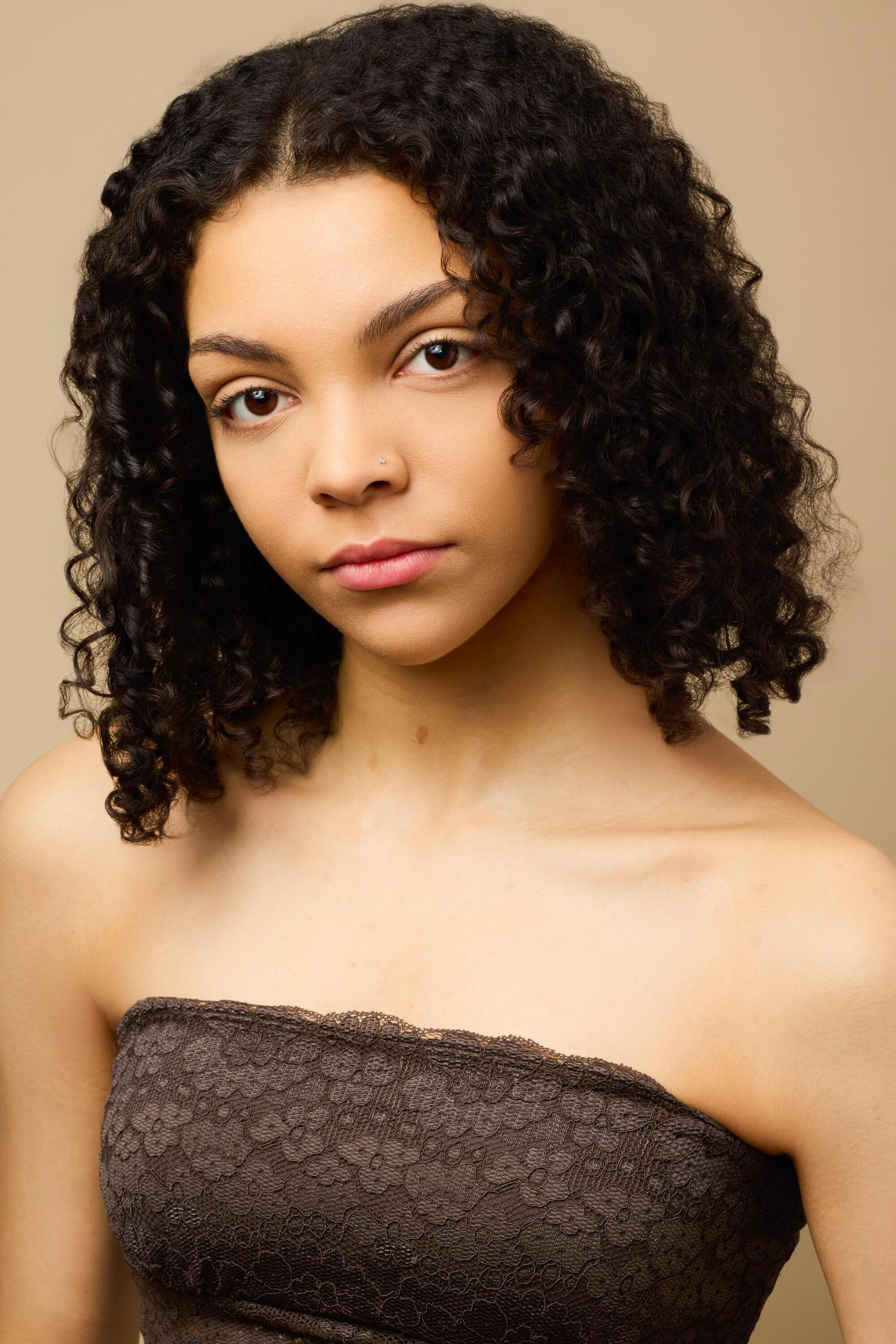 Rosali Annikie as Sydni in Erin's Guide to Kissing Girls
