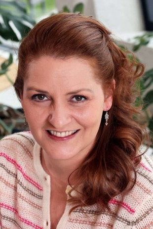Nicoline Hummel as Tineke Schilebeeckx in De Buurtpolitie: De Grote Geldroof