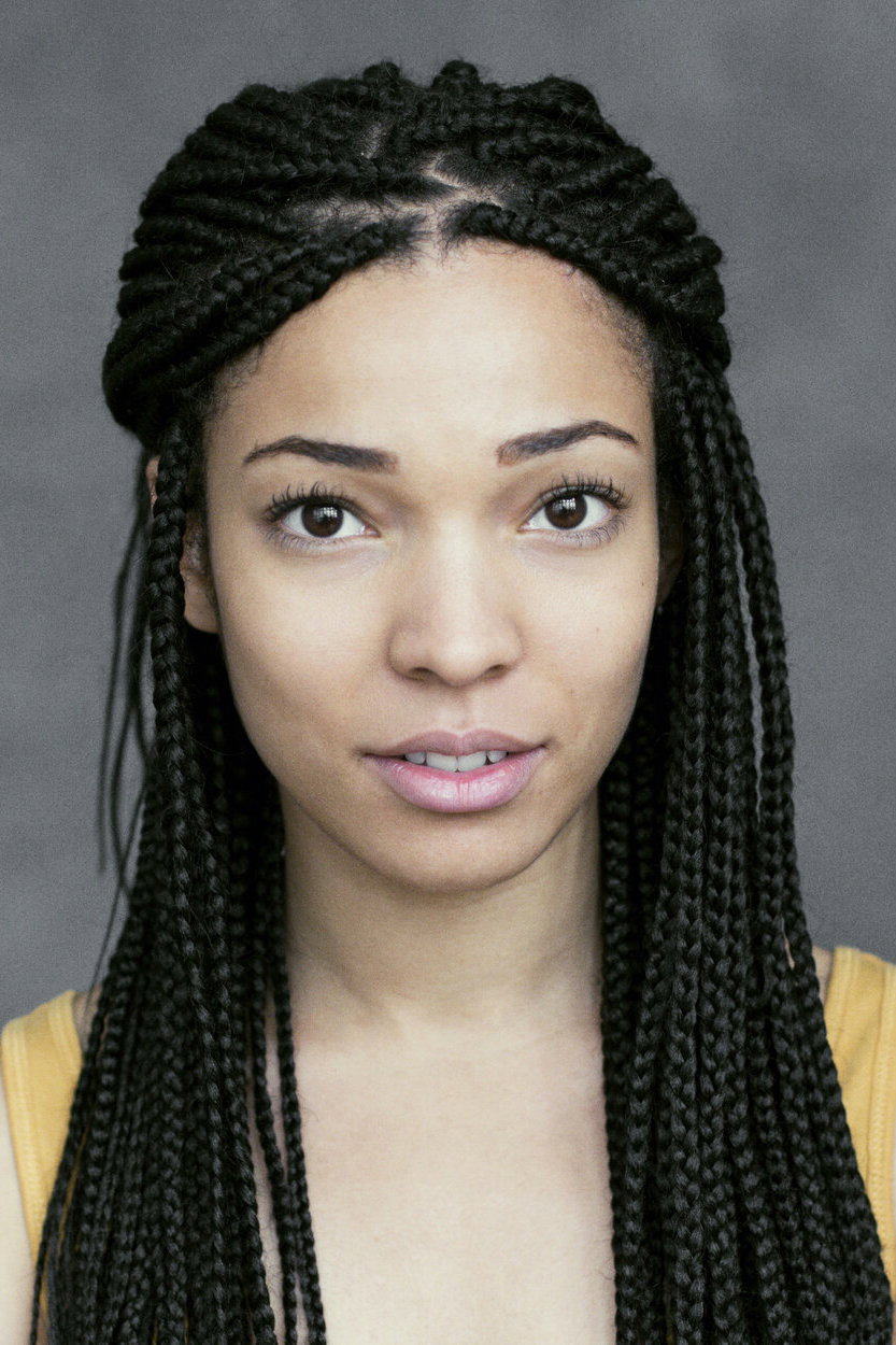 Talitha Wing as Violet in Blue Violet
