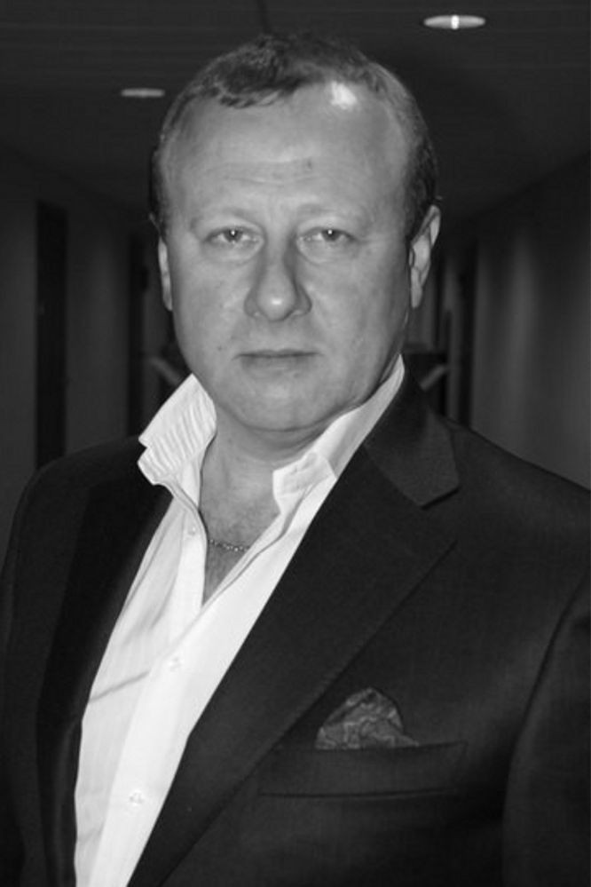Vitali Usanov as Chesnokov in Emergency Incident of a District Scale