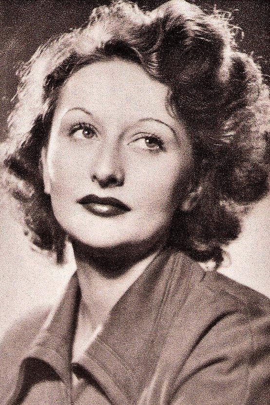 Evelyn Künneke as self in Blonde to the Bone