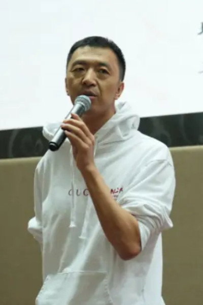 杨晨 as Narrator in Flavorful Origins