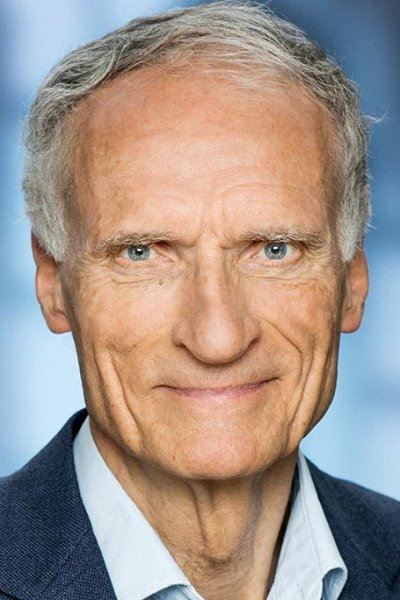 Bertel Haarder as himself in Arlette