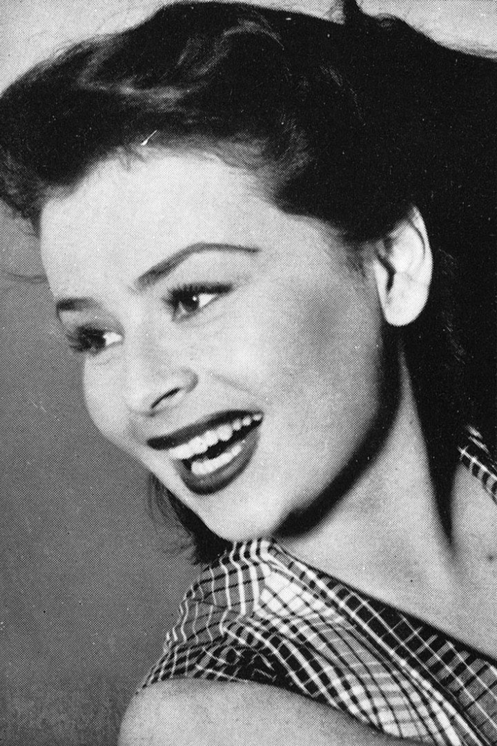 Marisa Castellani as Laura in Poor Girl, Pretty Girl