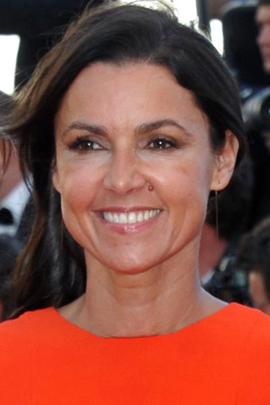 Isabelle de Araujo as Hôtesse de l'air in Ils s'aiment !