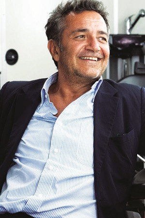 Pietro Valsecchi as Arabian terrorist in Sahara Cross