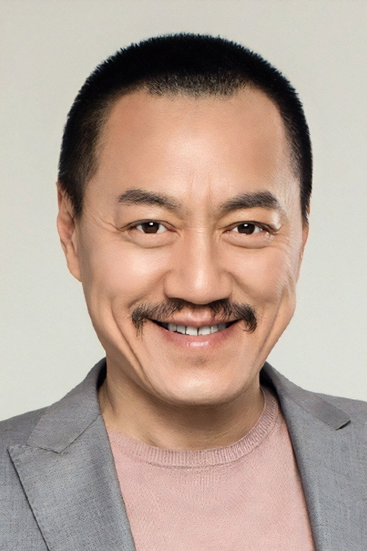 Xue Cun as Bai Ye in Crazy Hunter