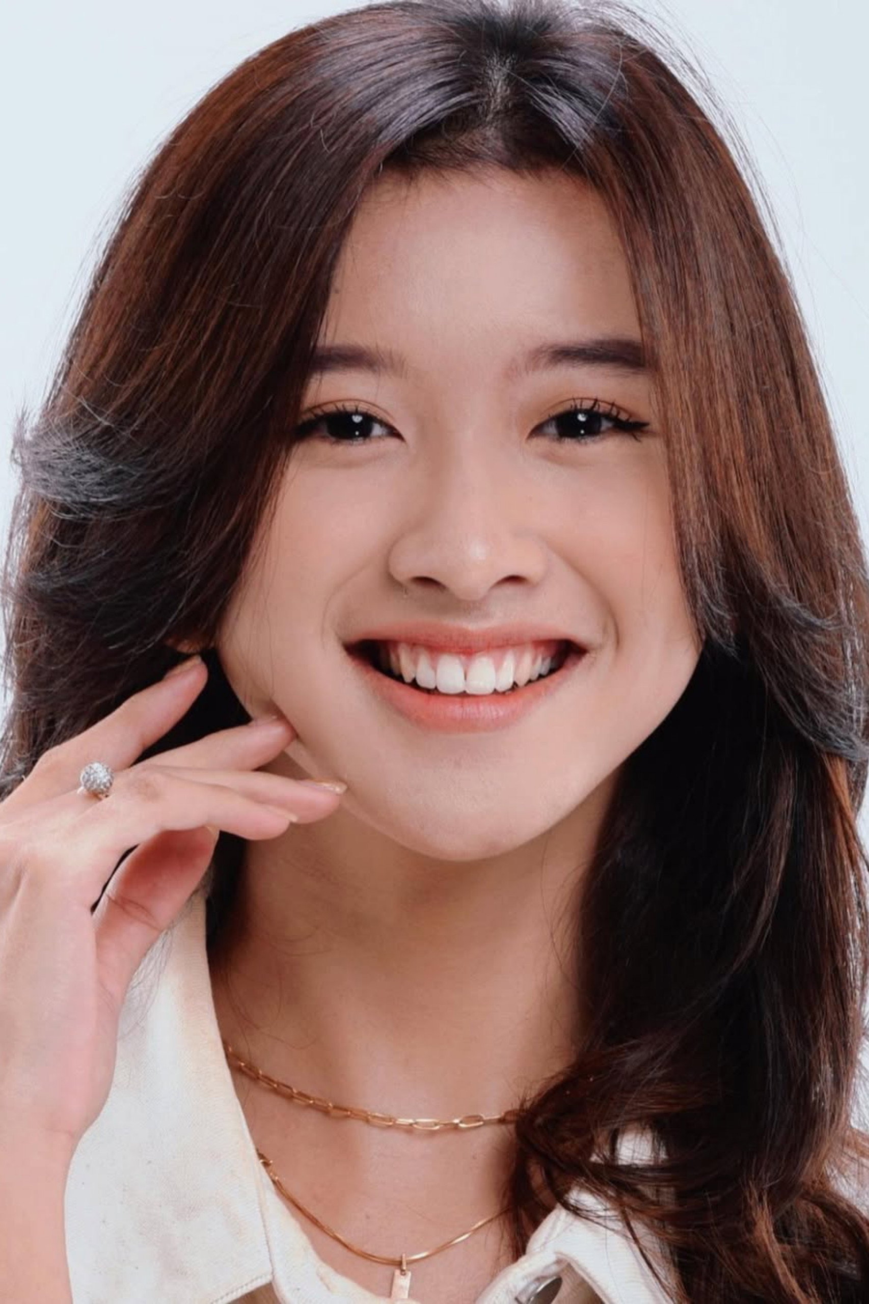Ika Purpitasari as Kanaya in Santri Pilihan Bunda