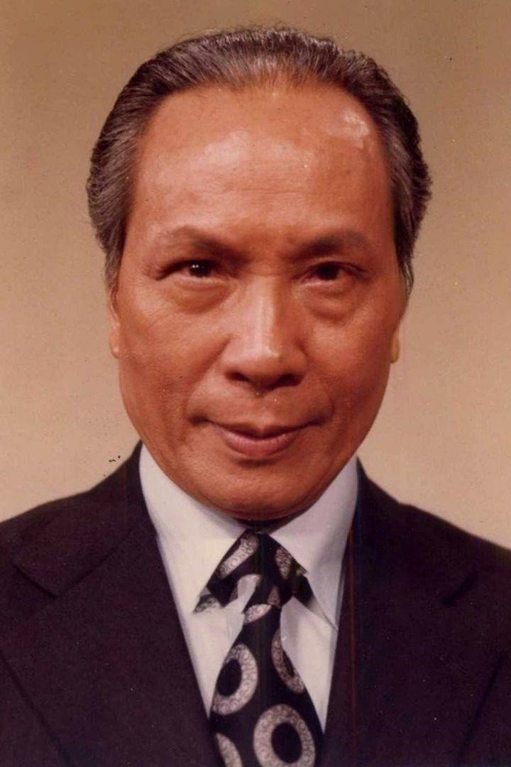 曹達華 as Uncle Wah in The Family Strikes Back
