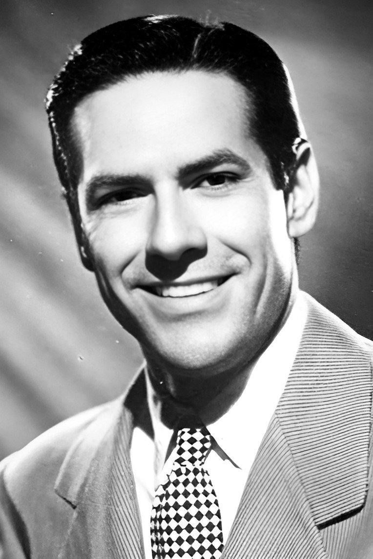 Mario Cabré as Ricardo Ledesma in Los hampones