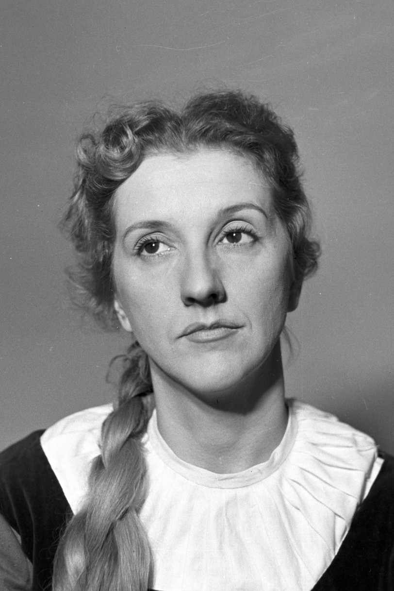 Ewa Zdzieszyńska as Ewa in Through and Through