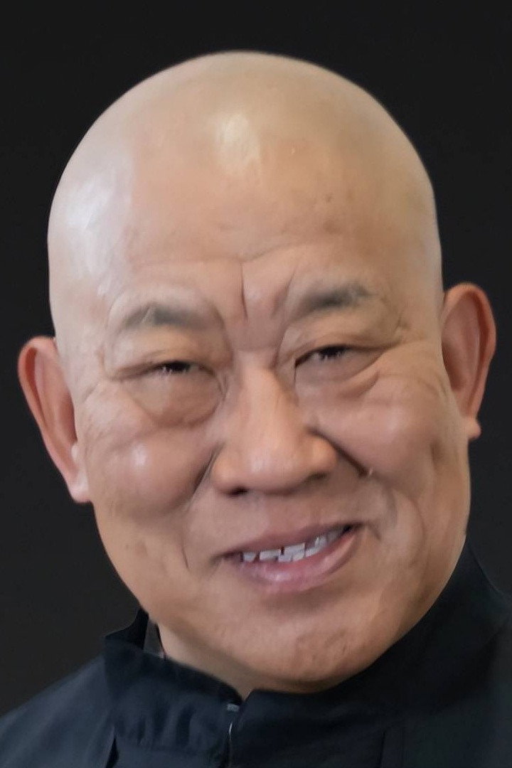 杜旭东 as Shin Dongliang in Flowers Bloom In Winter