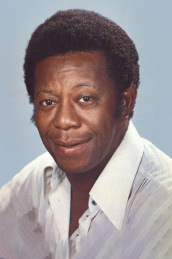 Milton Gonçalves as Mestre Lídio Corró in Tenda dos Milagres