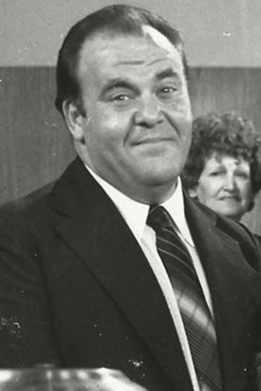 Javier Portales as Sambronio in La guerra de los sostenes