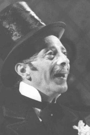 Wladyslaw Godik as Jankiel's friend in Tkies khaf