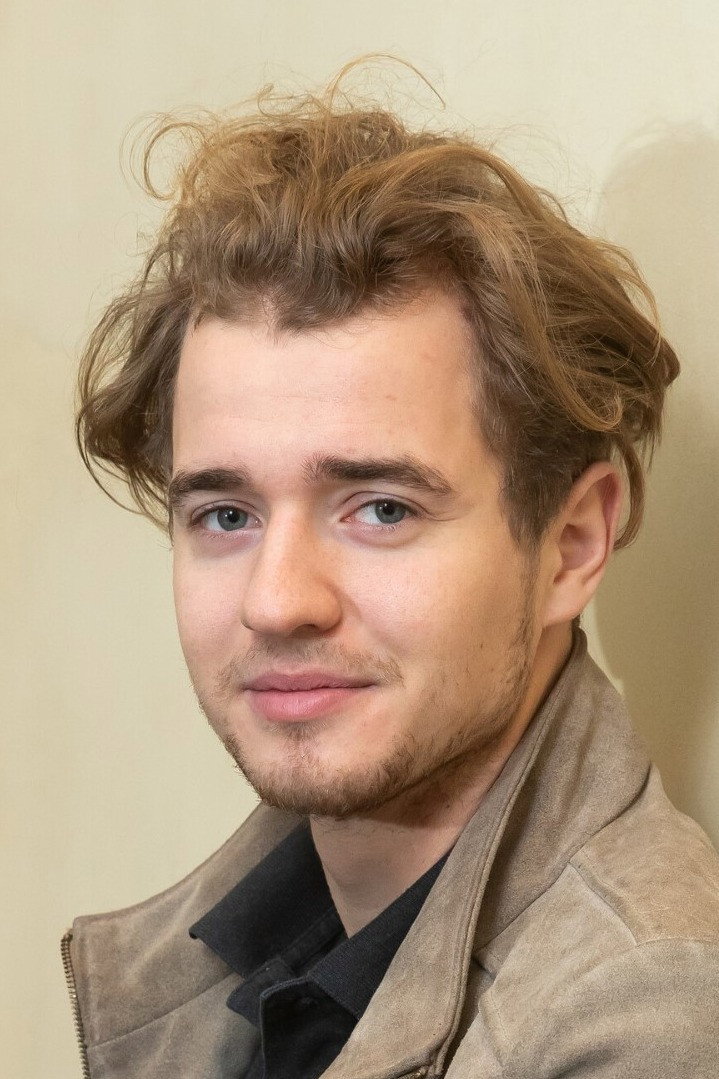 Oskar Seeman as Fränk in Fränk