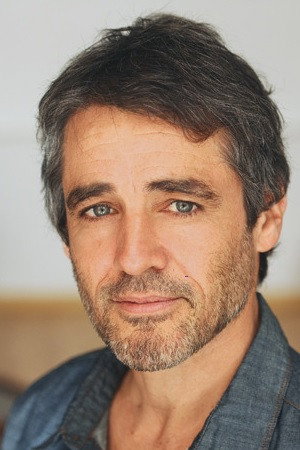 Germán Palacios as Simón in Cromo