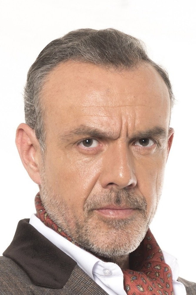 Vincent Matile as George Bradley in Shanghai Fortress