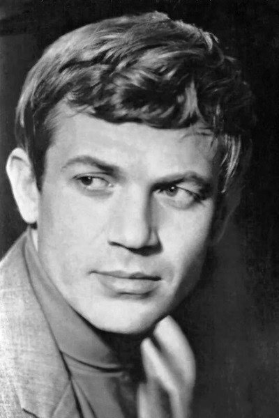Геннадий Корольков as Boris Varaksin, KGB officer, senior lieutenant in Man in the Passage Yard