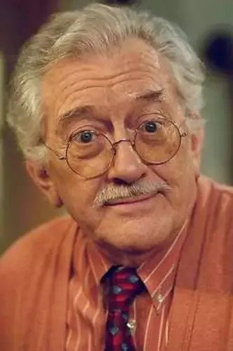 Edmond Classen as Adjudant in Rust Roest