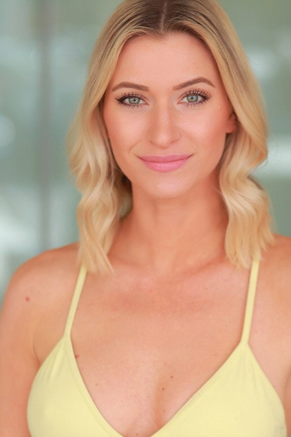 Alissa Filoramo as Helper / Coalition Helper in Battle Star Wars