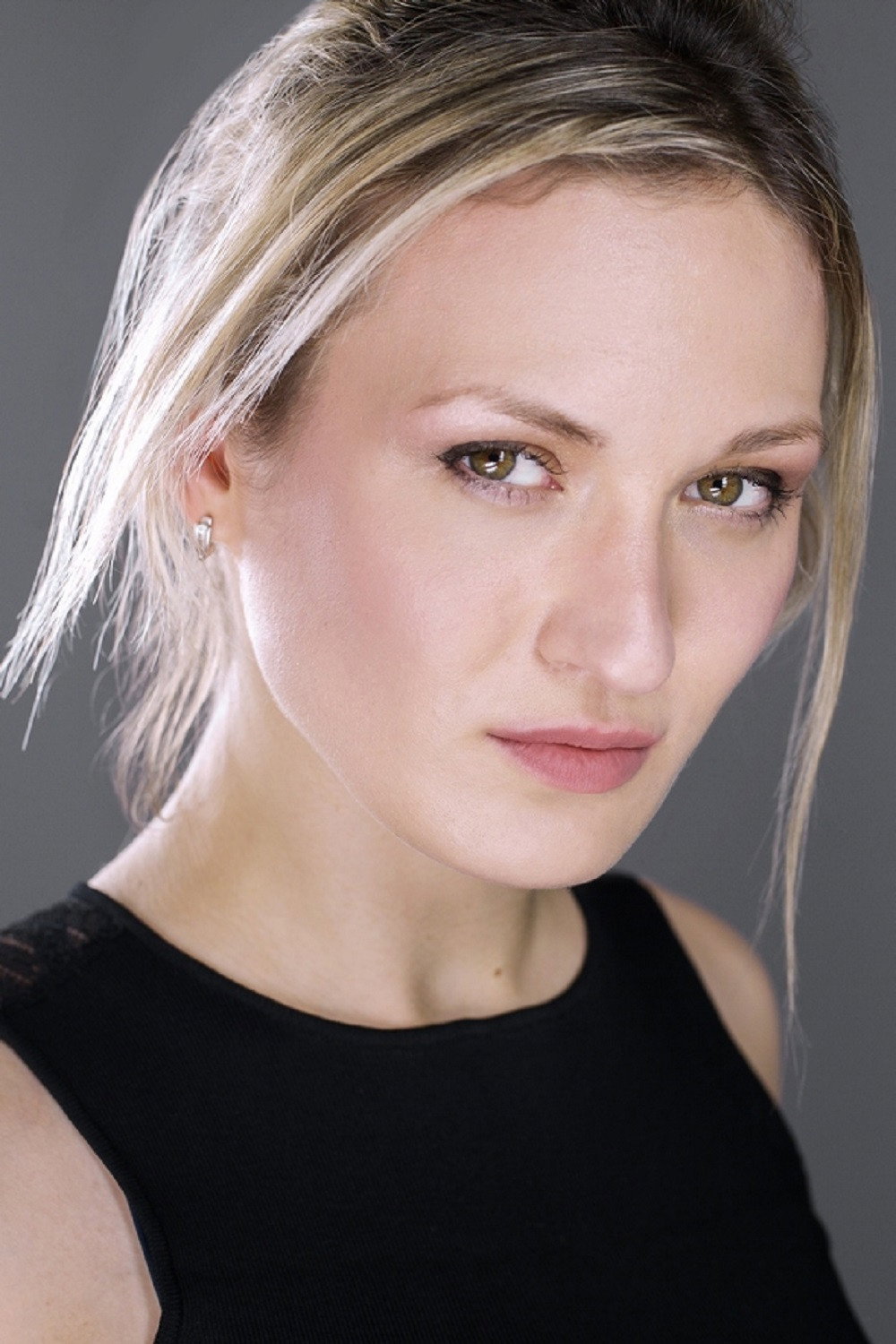 Nika Khitrova as Scarlet in Submission