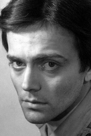 Андрей Харитонов as commander George Challenger in Загадка Эндхауза