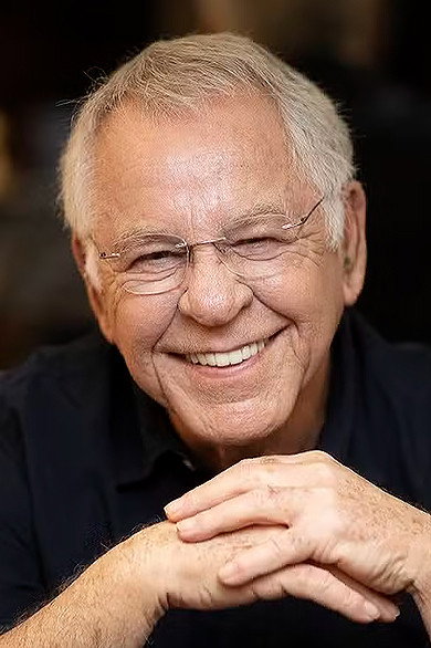 Nelson Motta as Self (archive footage) in Viva Marília