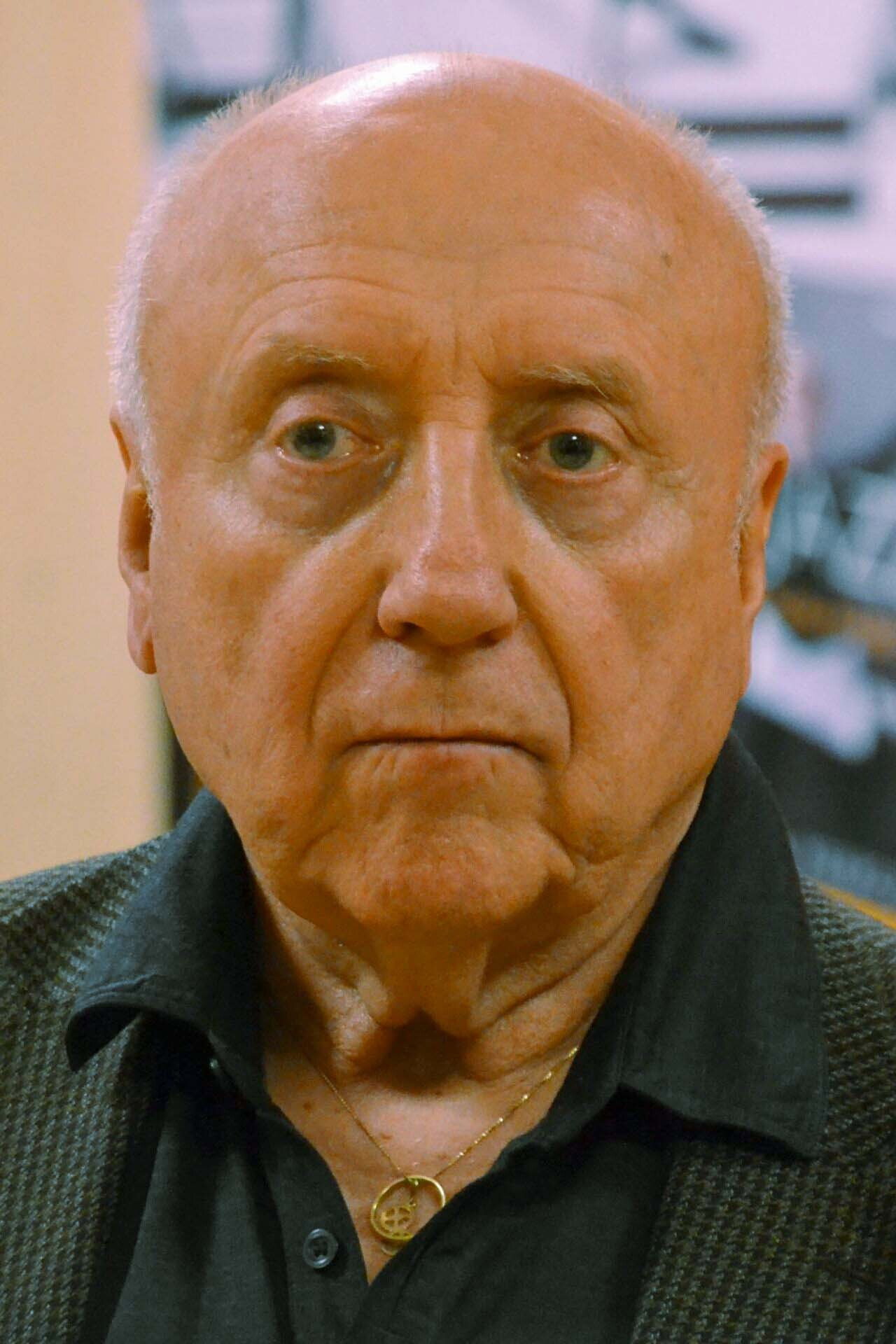 Felix Slováček as Musician in Muzika pro dva