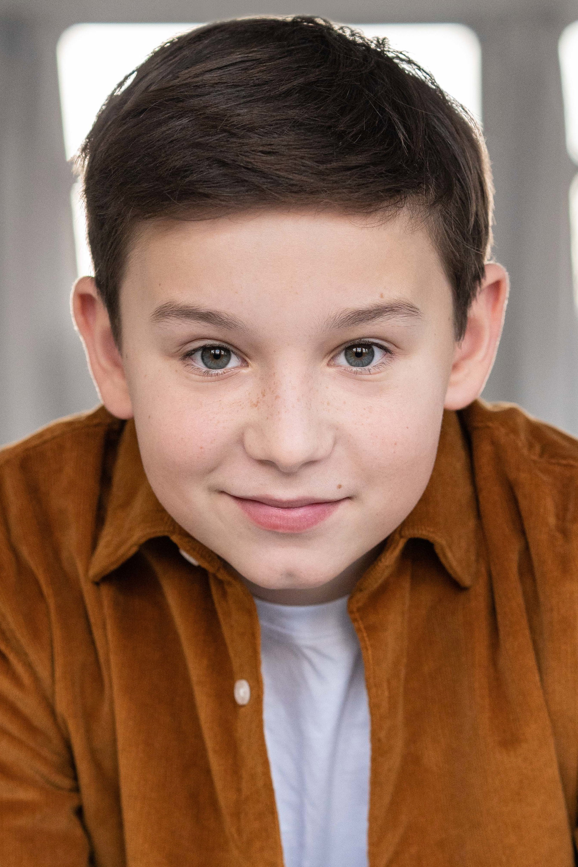 Loïc Bouffard as Antoine in Rouge forêt