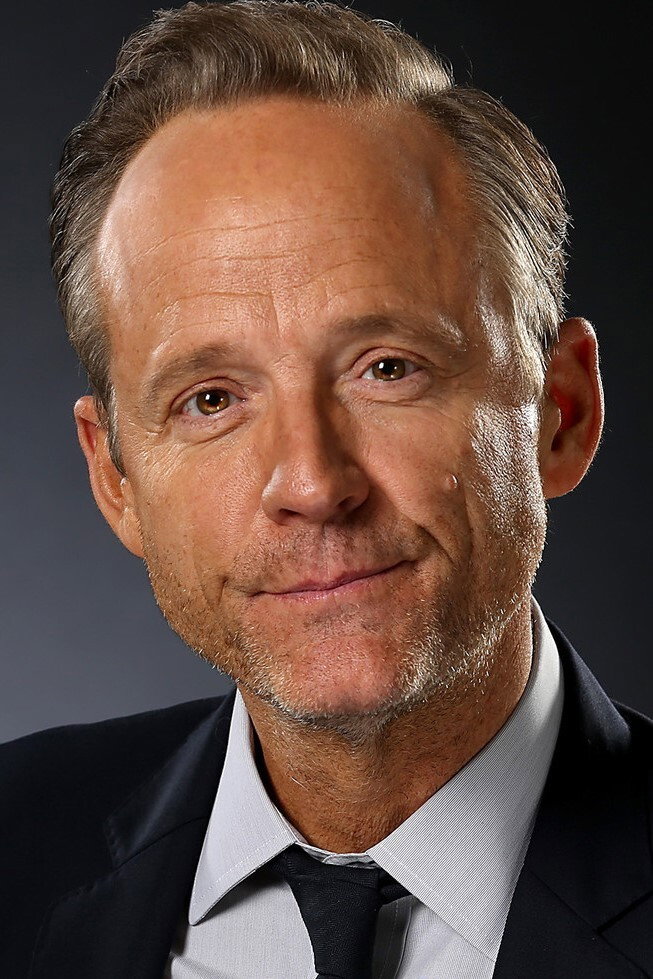 John Benjamin Hickey as Shelby in A Glimpse of Hell