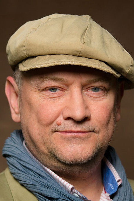 Znamenák István as Rudi in Feels Like Home