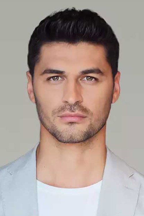 Emre Dinler as Fatih Ünal (2) in Cranberry Sorbet