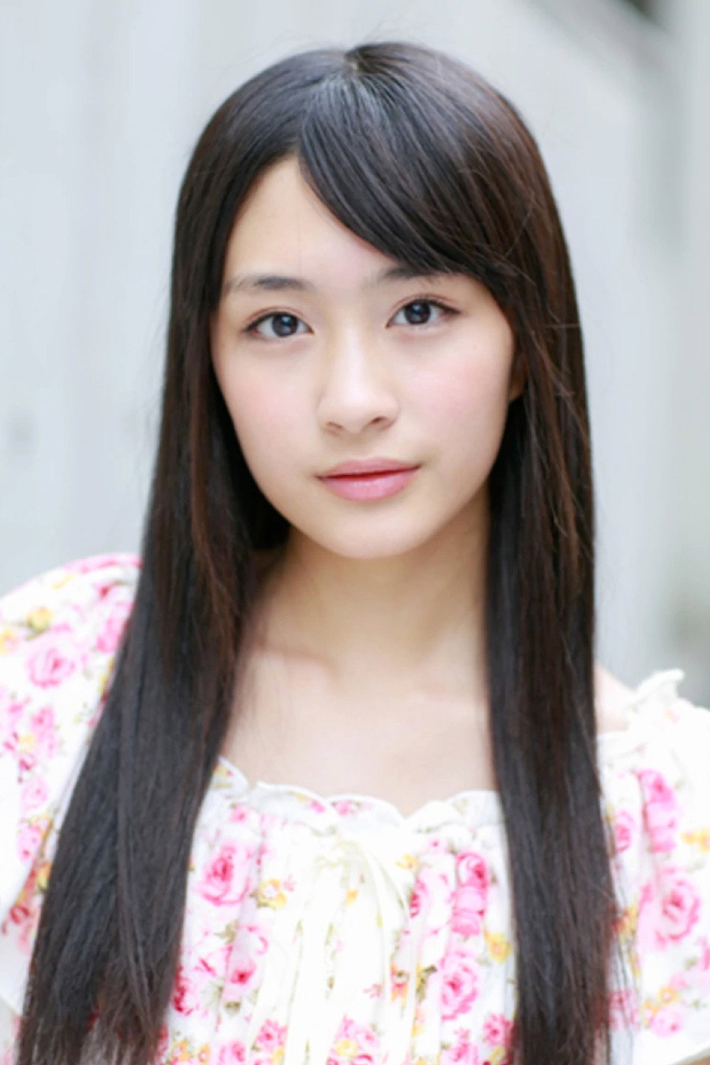 Shione Sawada as Luna Iwashimizu / Akiba Blue II in Hikonin Sentai Akibaranger