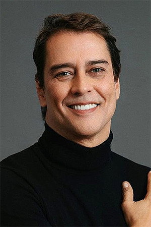 Marcello Antony as Eugênio Amarante Paes in Salsa e Merengue