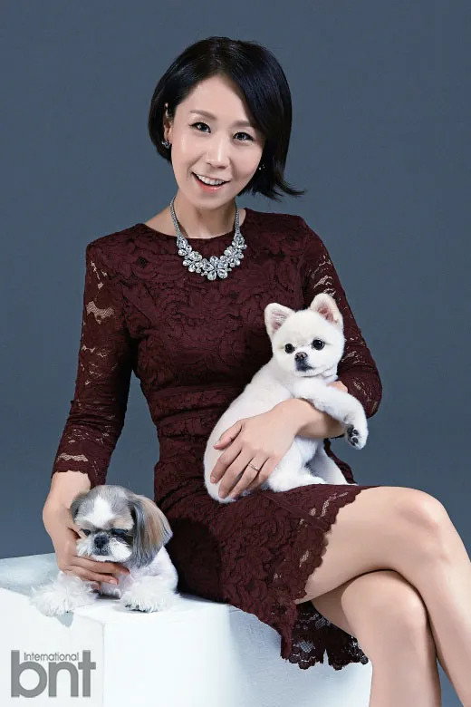 정선희 as 진행자 in TV Animal Farm