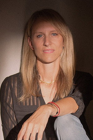 Tiziana Giammarino as Barista in Split Second