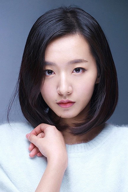 Choi Si-on as Kim Yoo Jin in Recipe for Happiness