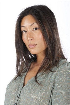 Maï Anh Le as Su in Lightweight