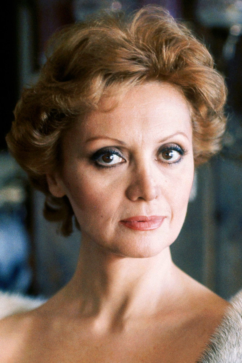 Perla Cristal as Perla in The Corruption of Chris Miller