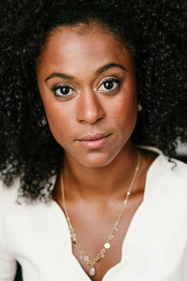 Clarisse Lhoni-Botte as Béatrice Joly in Codename: Annika