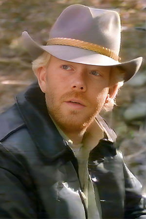 Kevin Atkinson as Chief David Tanner in White Fang