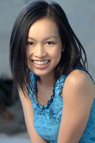 Elizabeth Thai as Local Reporter in Dr. Dolittle: Million Dollar Mutts